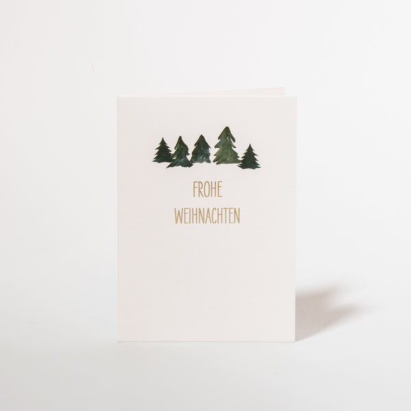 Weihnachtskarte Winterwald mit dunkelgrünem Tannenwald von Gmund Papiermanufaktur.