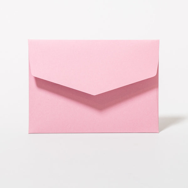 Briefumschlag, handgefertigt in der Farbe Rosa von Le Typographe.